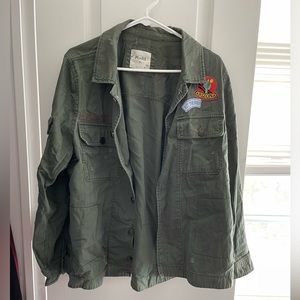 Army olive jacket with patches size XL mudd